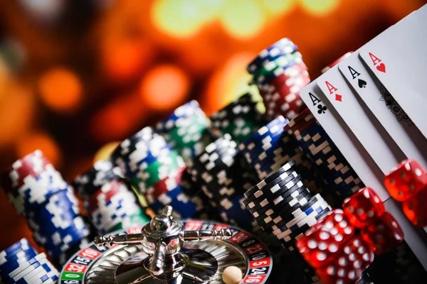 hoki bonus mobile app interface showing live dealer tables and sportsbook markets