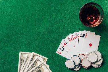 Live dealer at hoki bonus roulette table with HD studio setup